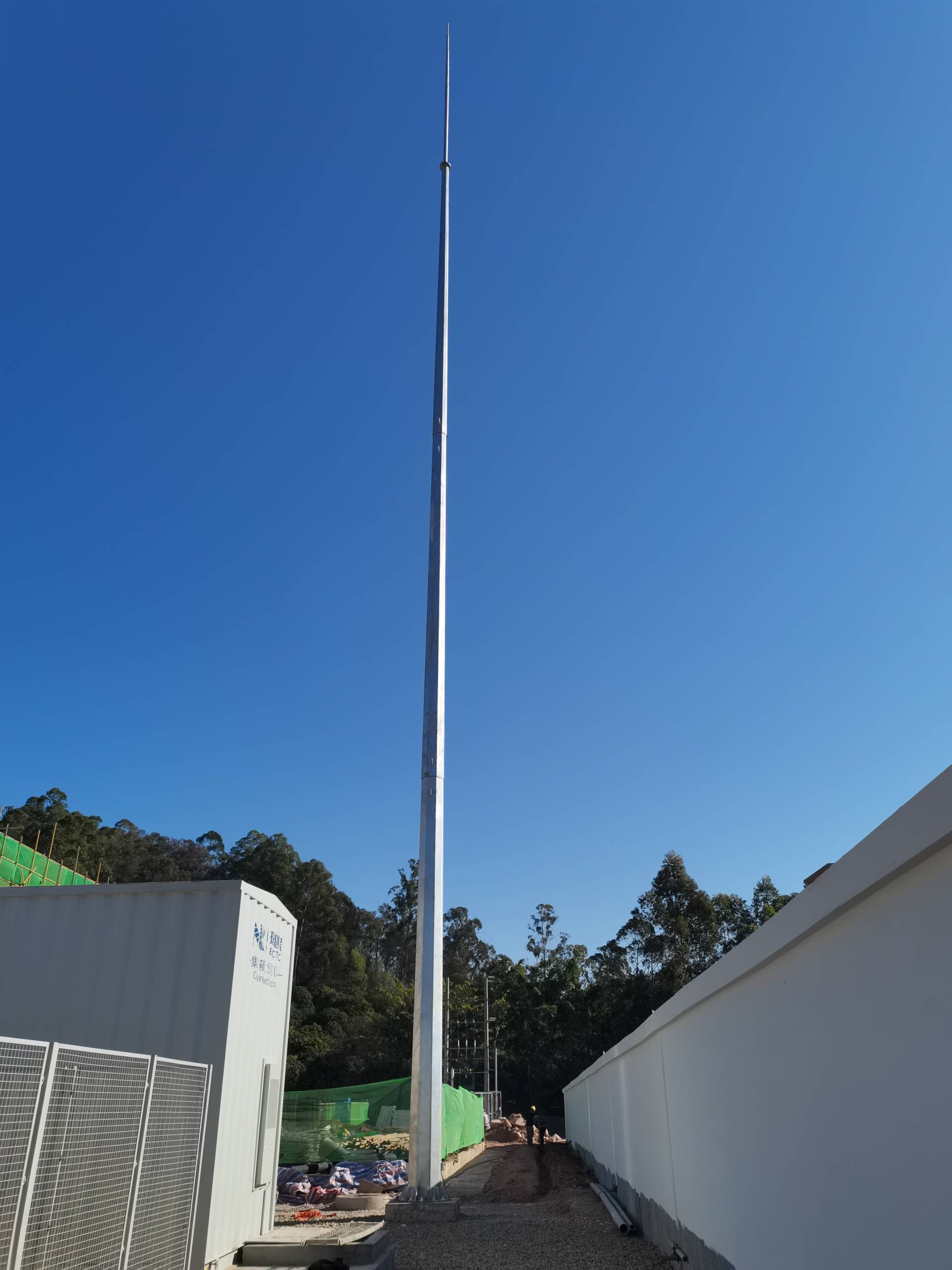 安装于电站的避雷针(30米)